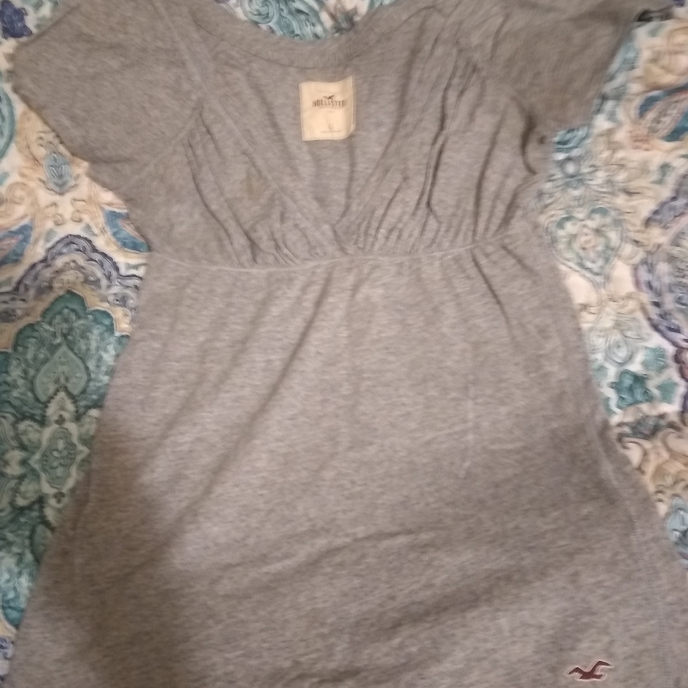Hollister top